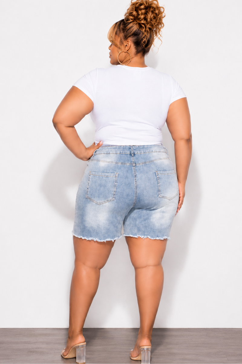 Final Sale Plus Size Twist Cropped T-Shirt in White (Top Only)