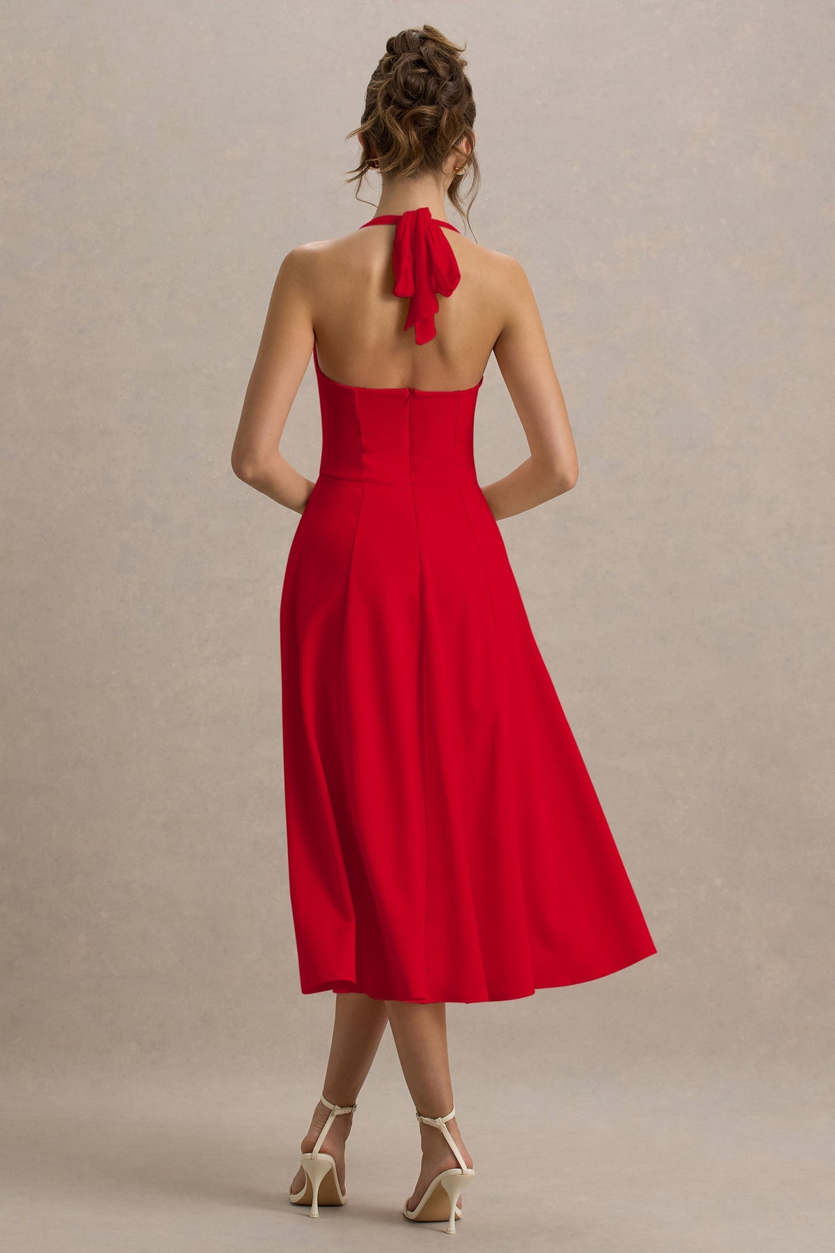 Auburn | Robe mi-longue patineuse rouge dos nu