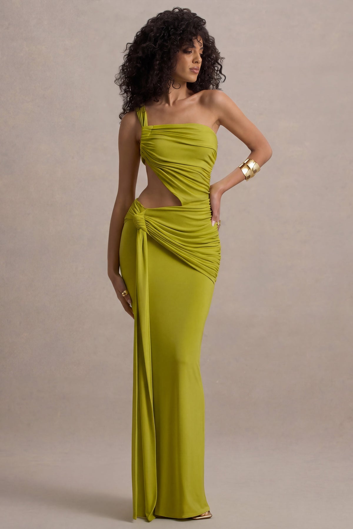 Giovanna | Robe longue olive à encolure asymétrique avec jupe portefeuille