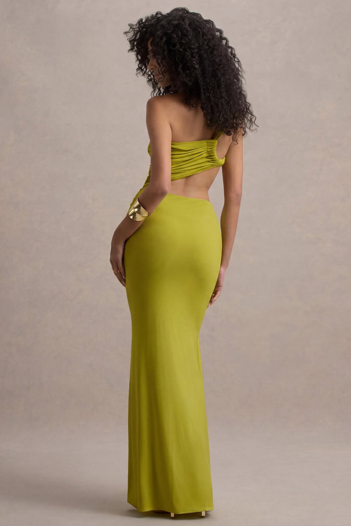 Giovanna | Robe longue olive à encolure asymétrique avec jupe portefeuille