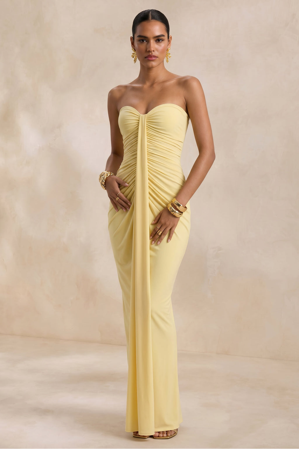Ali | Robe longue jaune avec décolleté cœur froncé et effet noué