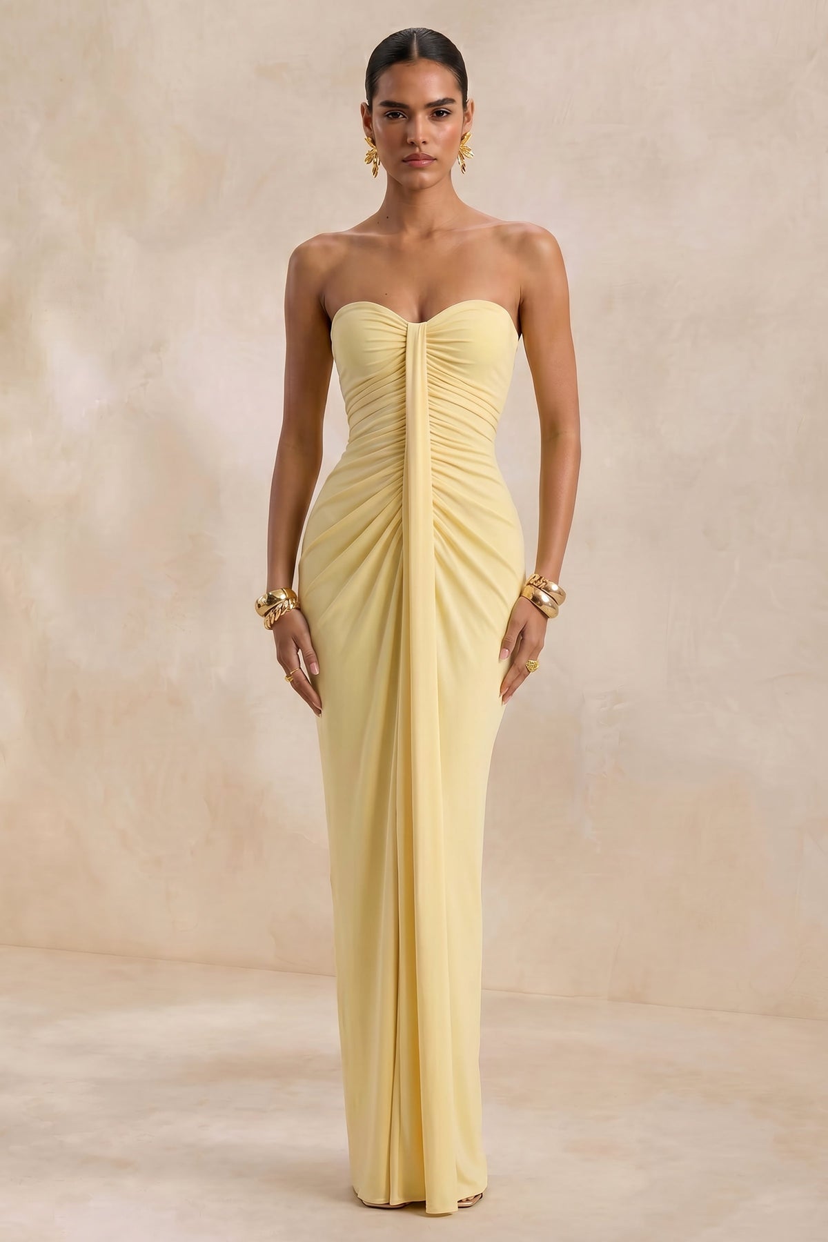 Ali | Robe longue jaune avec décolleté cœur froncé et effet noué