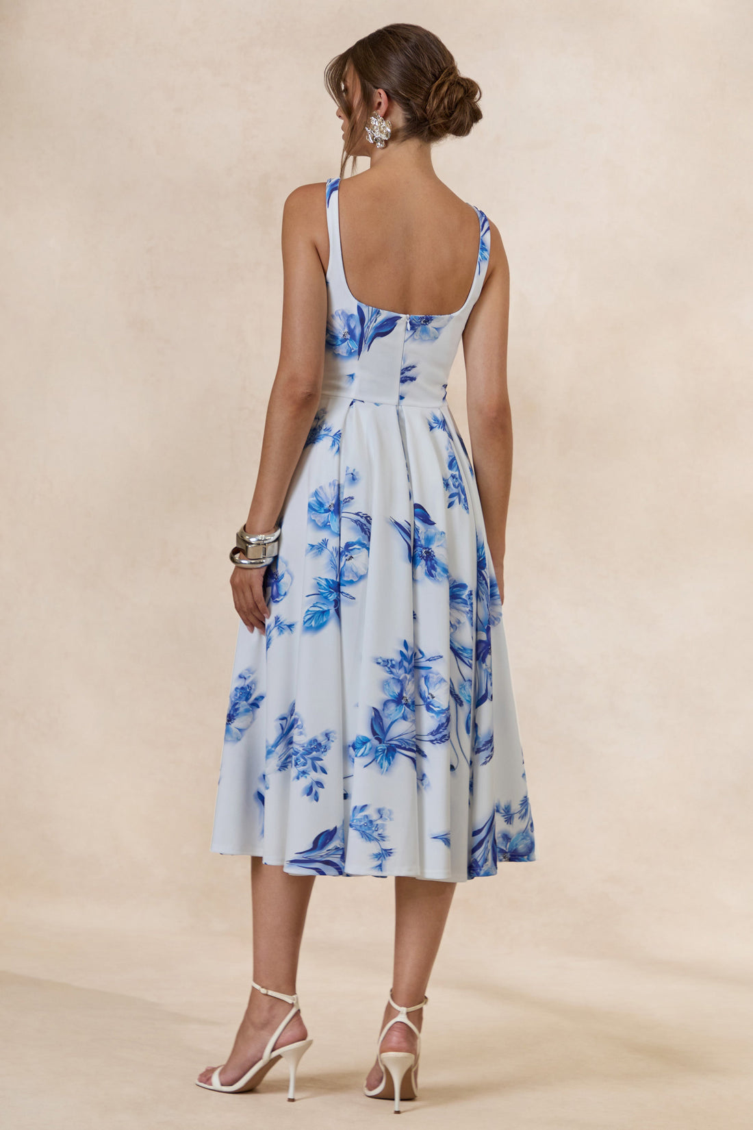 Lissa | Robe mi-longue à imprimé floral bleu à col carré