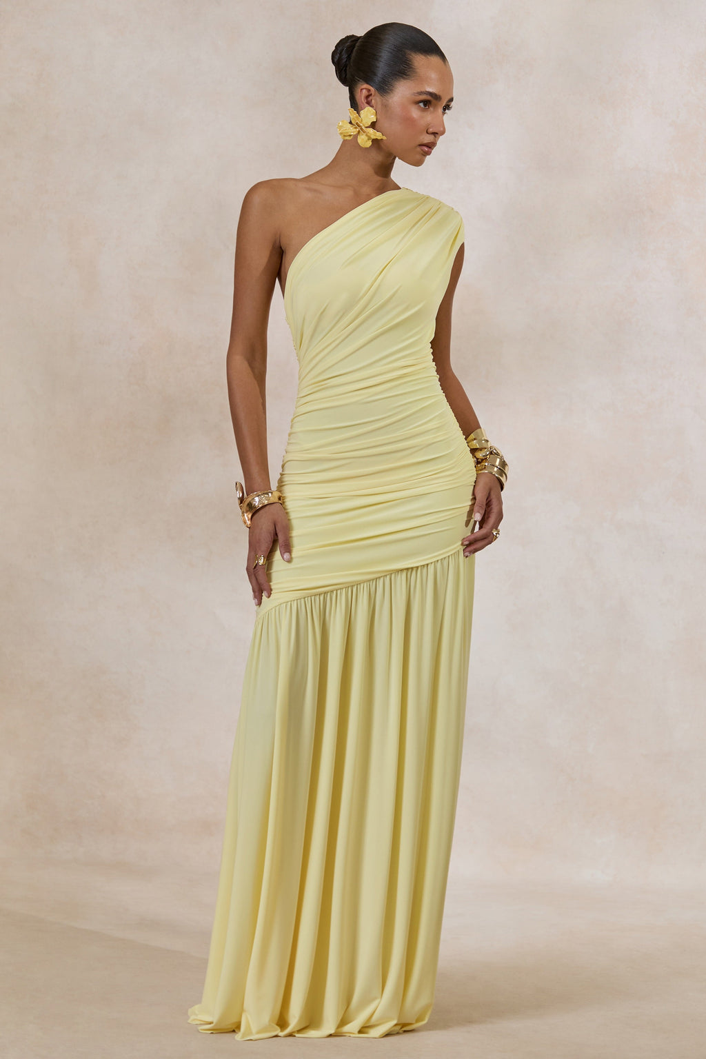 Alaya | Robe longue jaune citron à encolure asymétrique avec taille basse