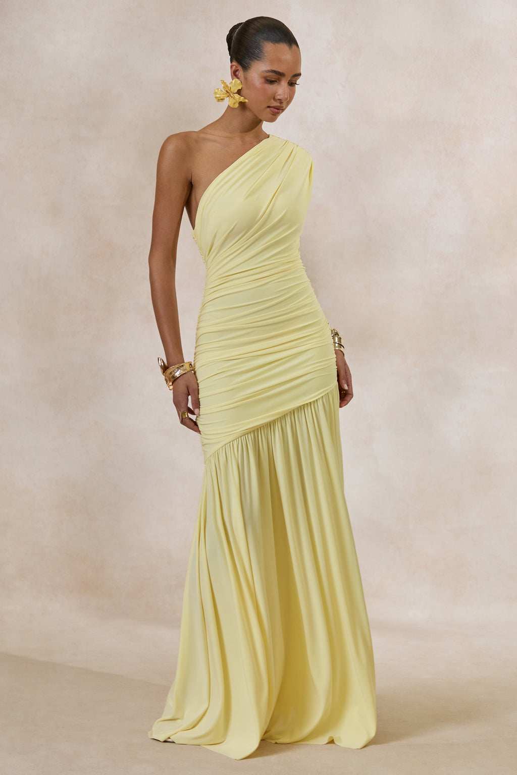 Alaya | Robe longue jaune citron à encolure asymétrique avec taille basse