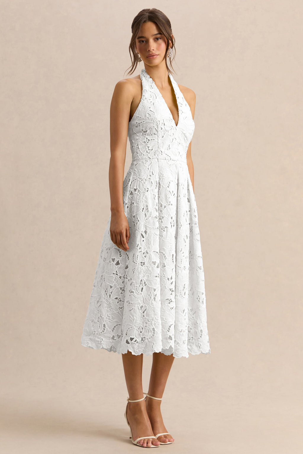 Maribel | Robe mi-longue blanche en dentelle à décolleté plongeant