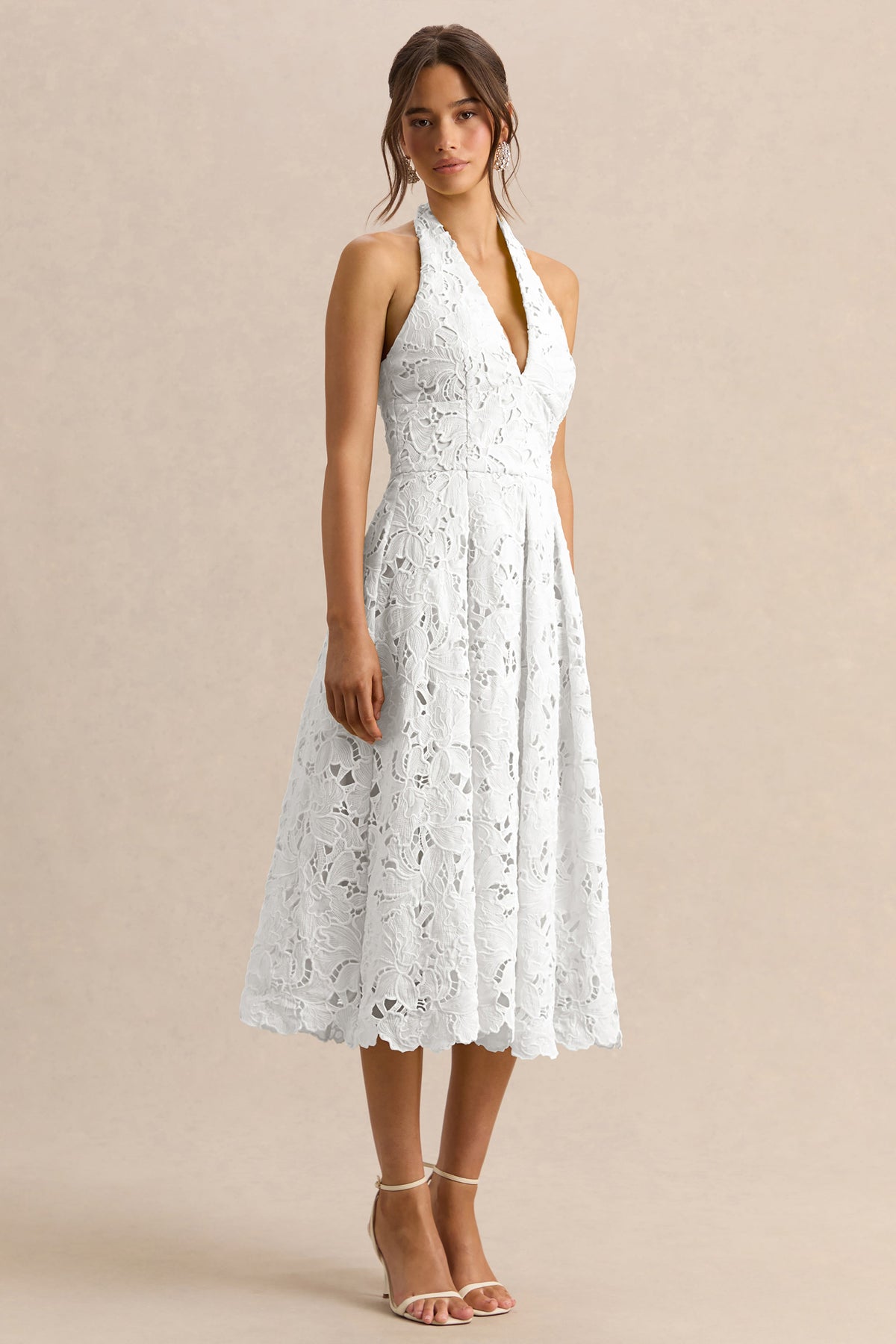 Maribel | Robe mi-longue blanche en dentelle à décolleté plongeant
