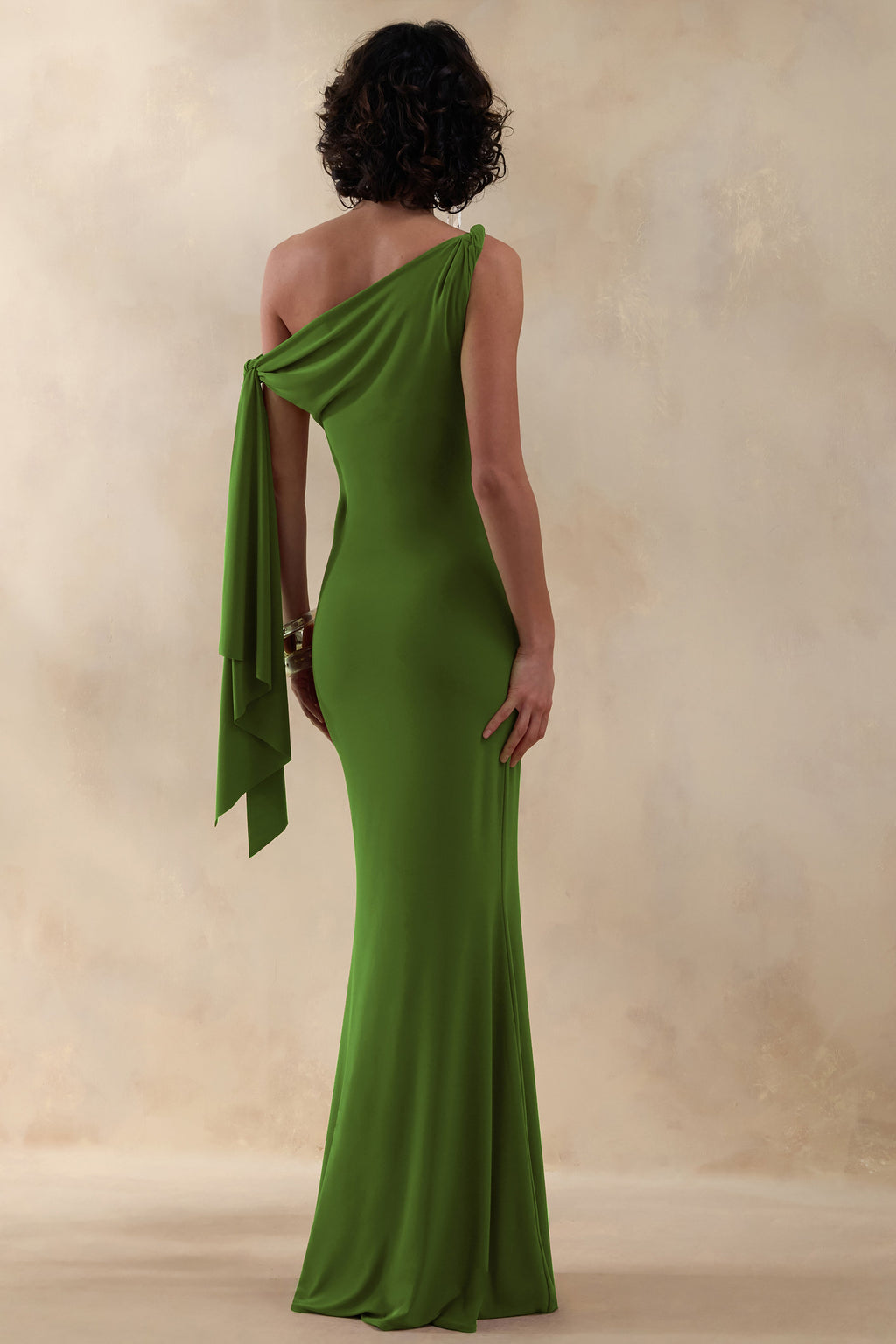 Vista | Robe longue verte à encolure asymétrique avec détail noué à la manche