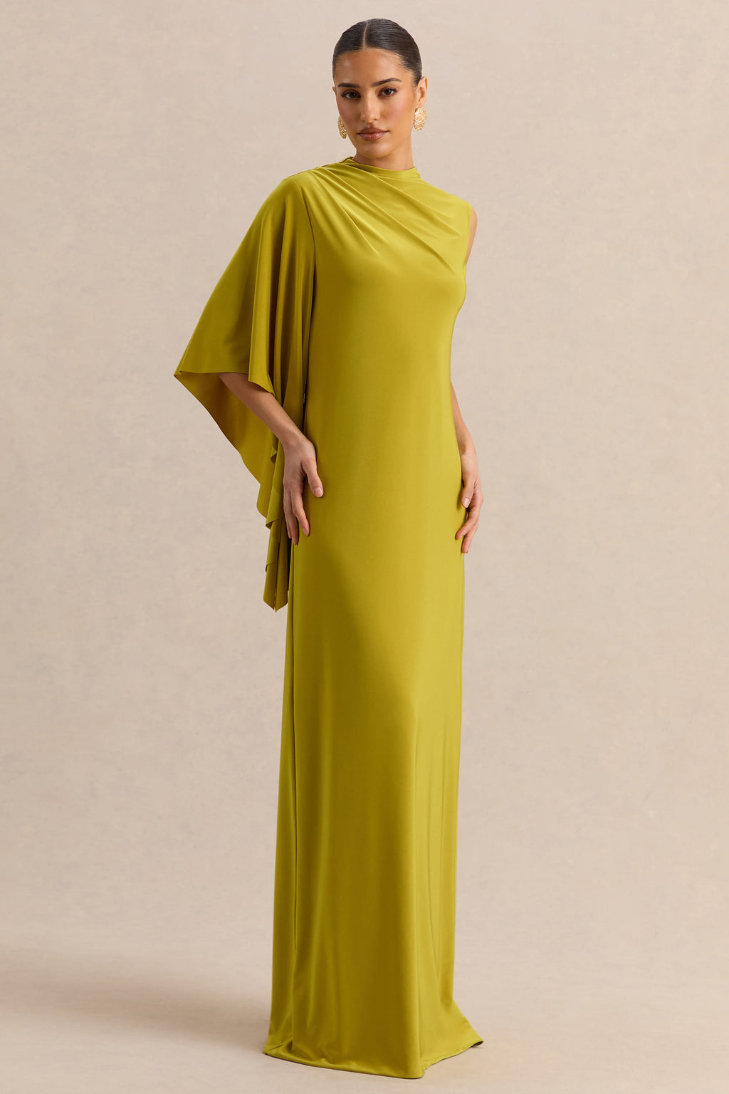 Marosia | Robe longue olive à col montant avec manche cape