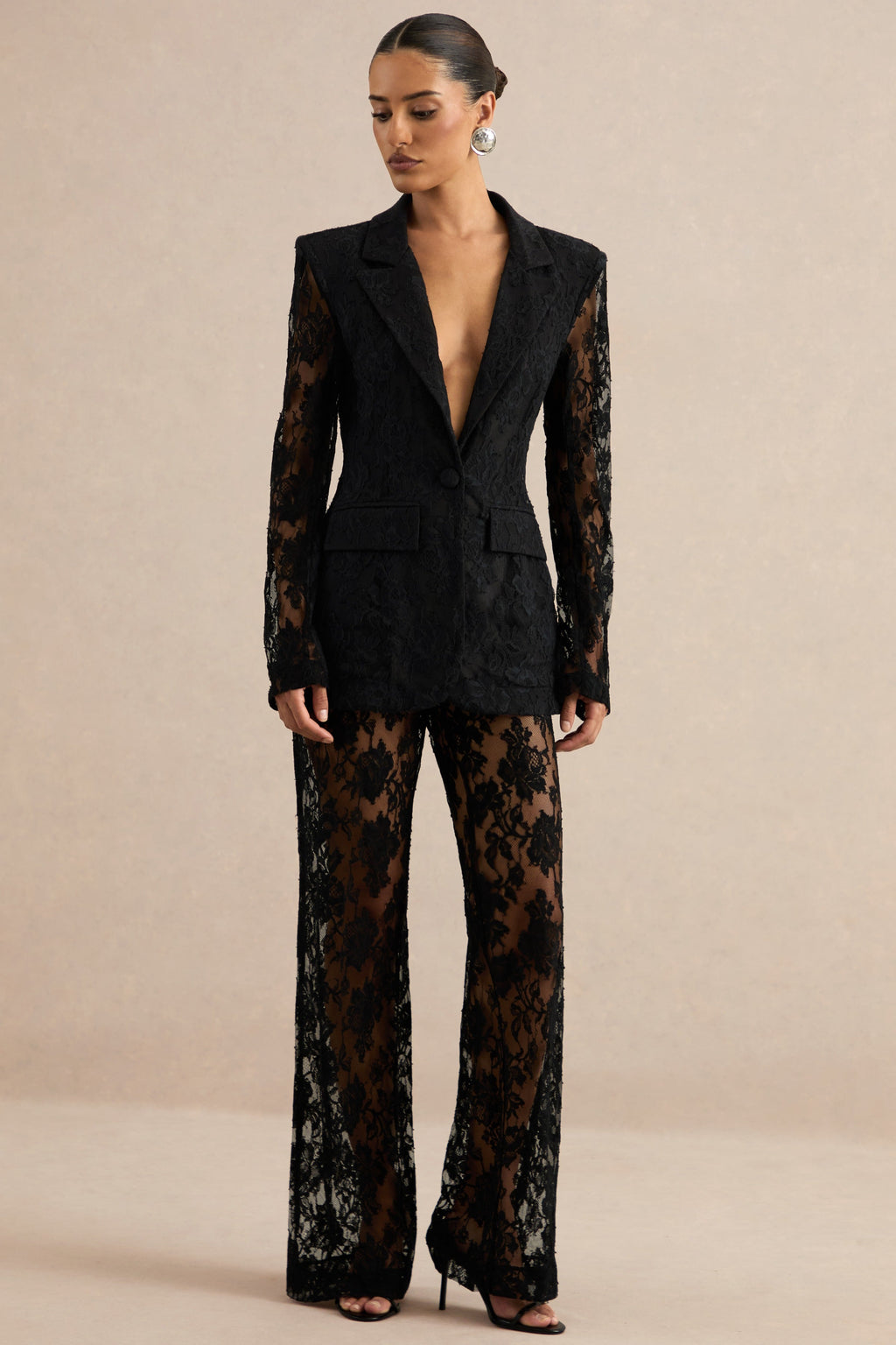 Viloria | Pantalon noir en dentelle à jambes larges