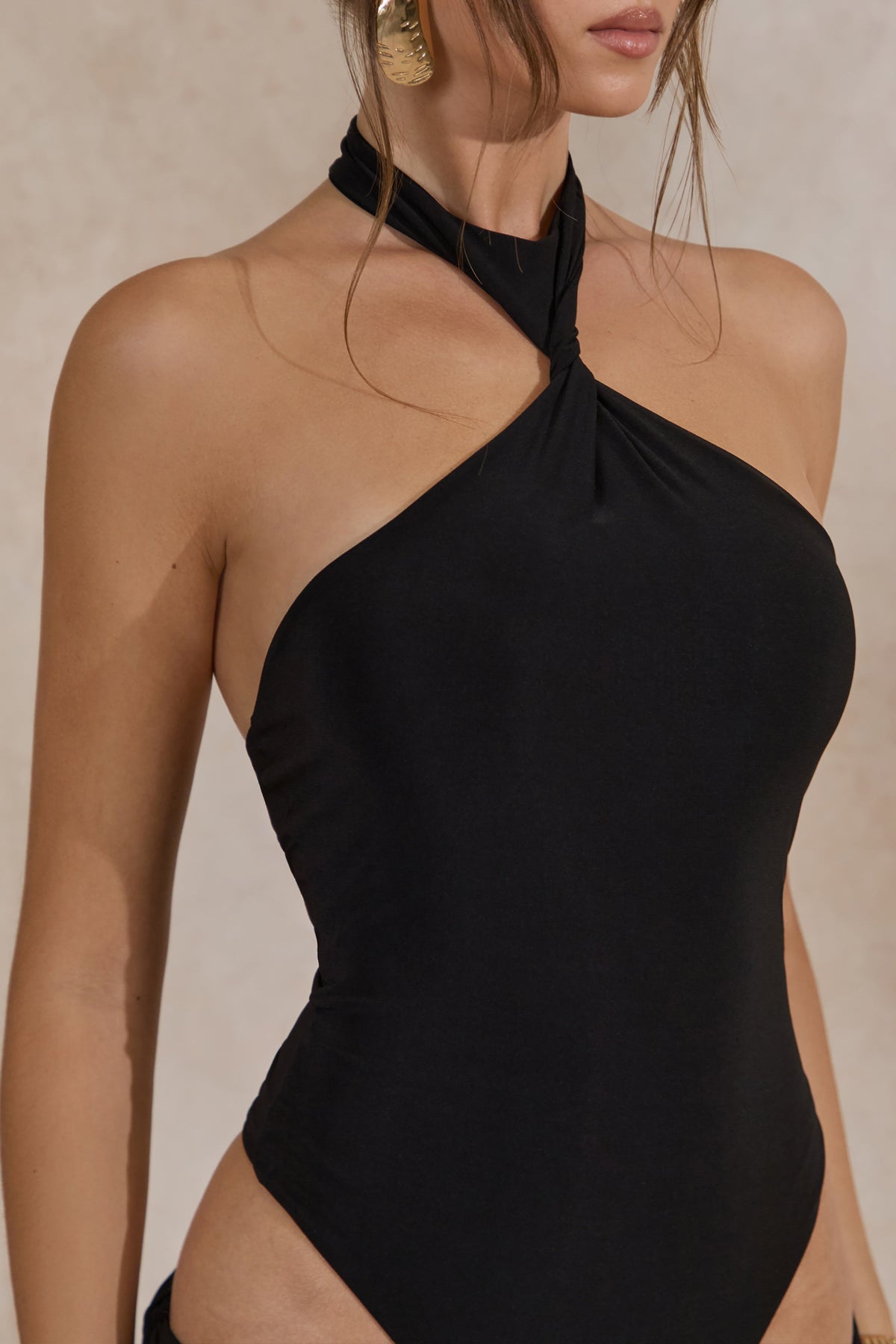 Lillia | Body noir à encolure dos-nu torsadée