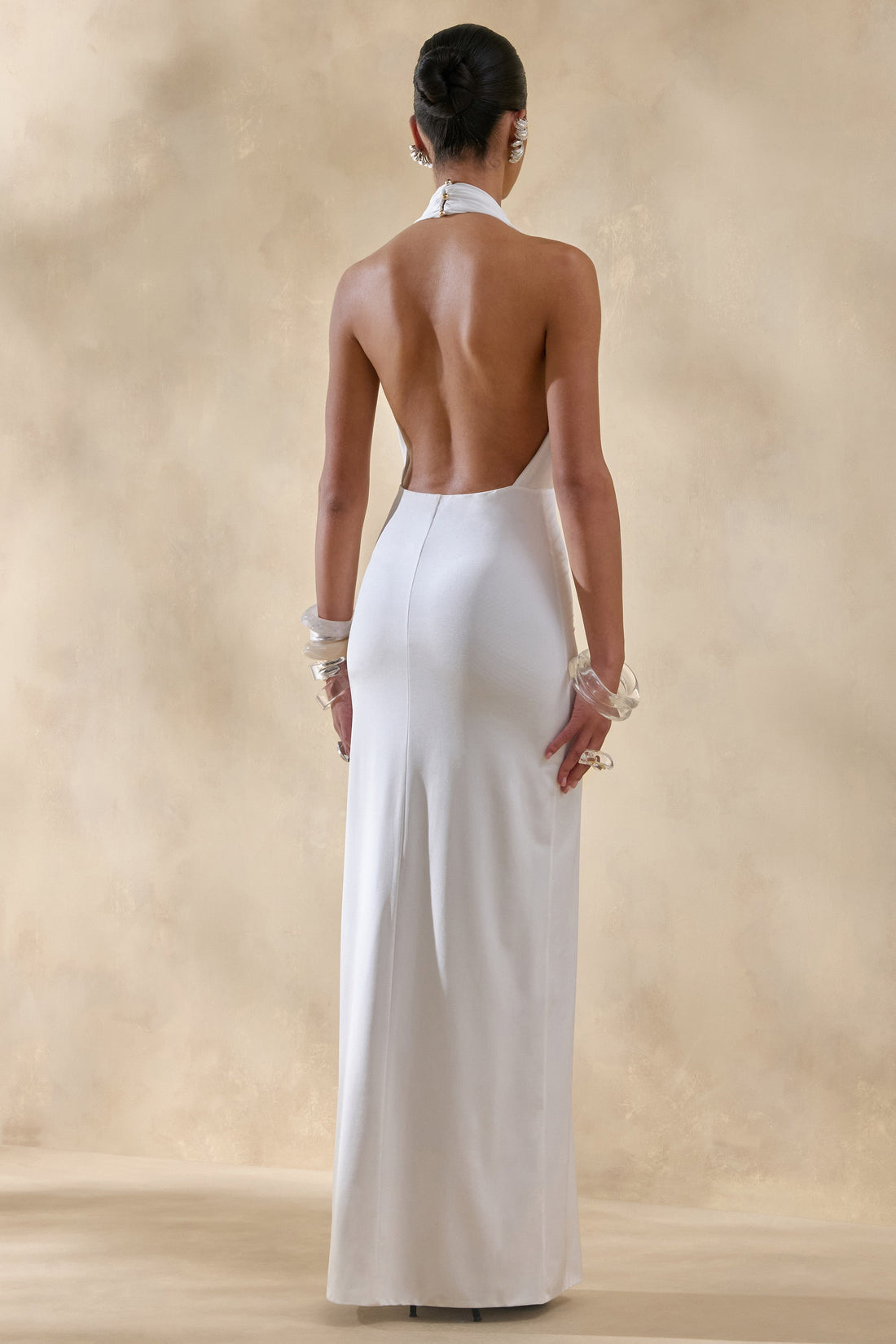 Doria | Robe longue blanche à encolure plongeante