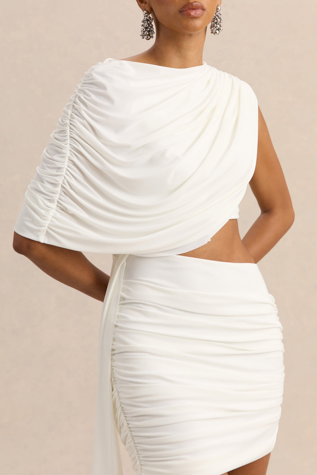 Danellia | Mini-robe blanche à encolure ronde avec détail découpé et drapé