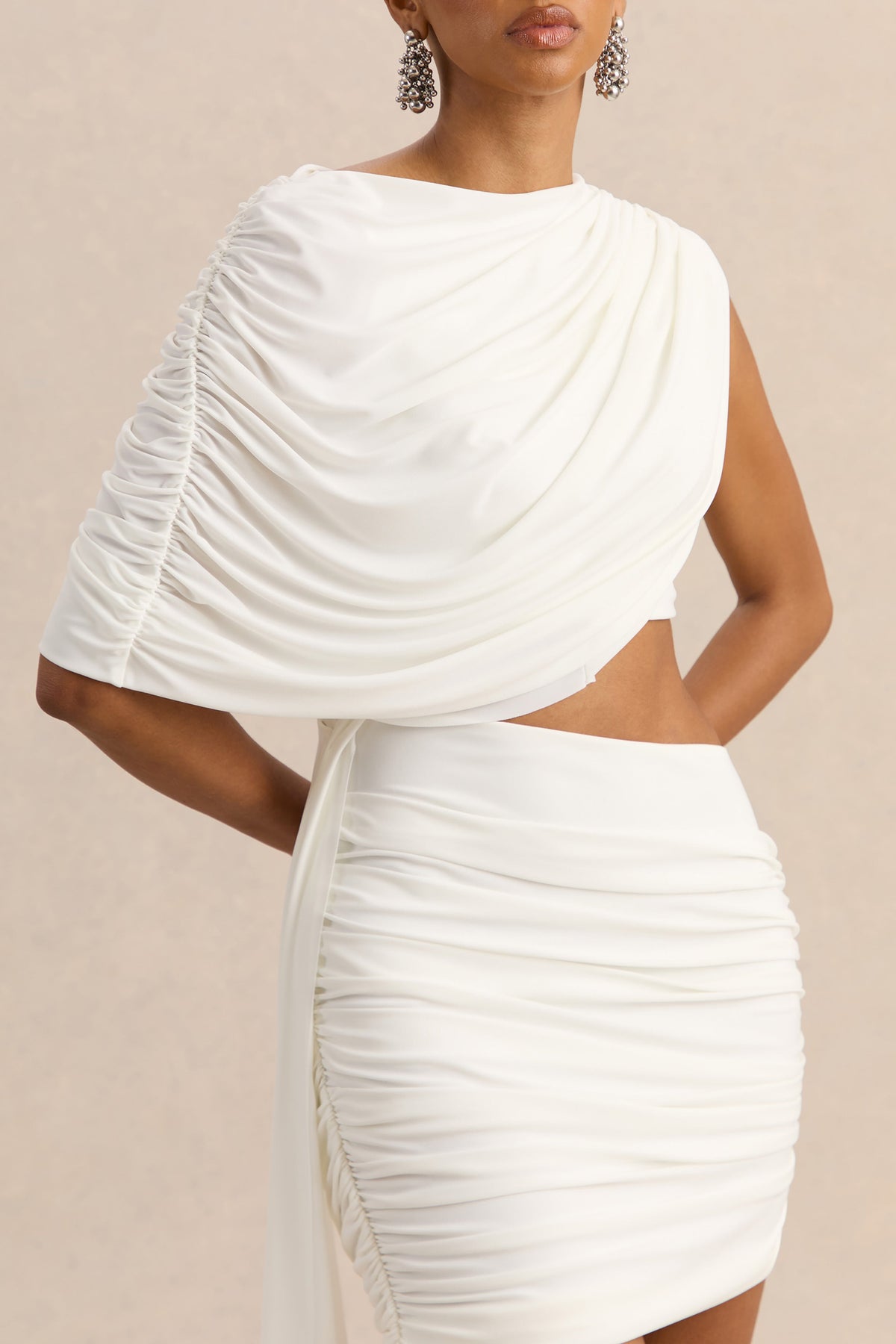 Danellia | Mini-robe blanche à encolure ronde avec détail découpé et drapé
