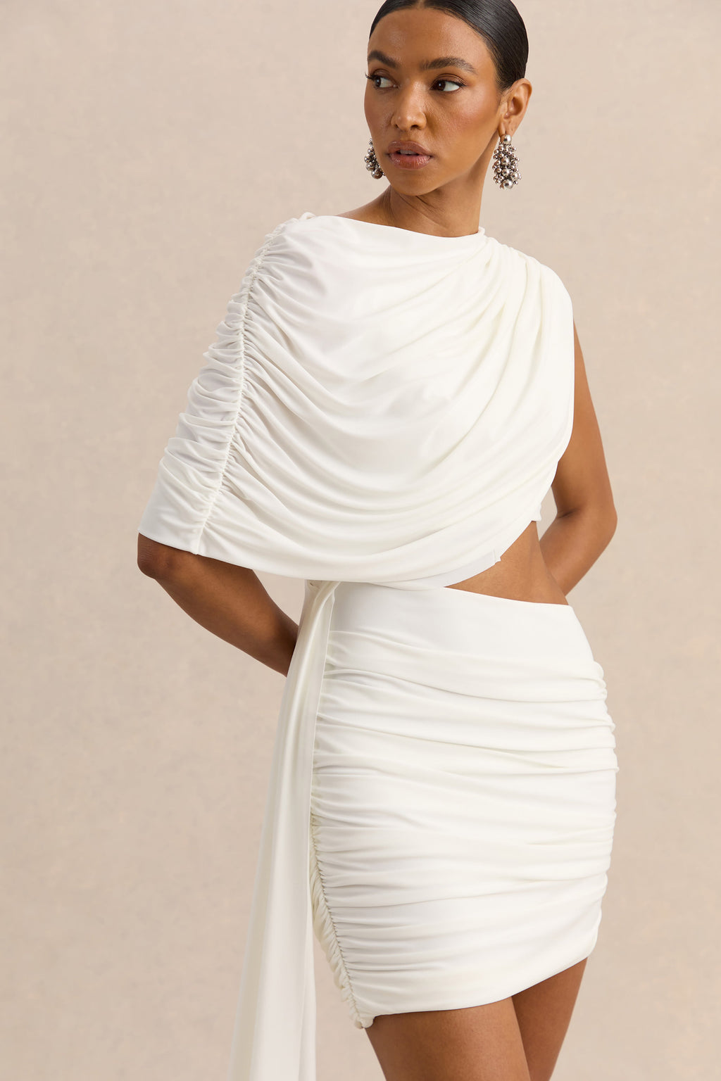 Danellia | Mini-robe blanche à encolure ronde avec détail découpé et drapé