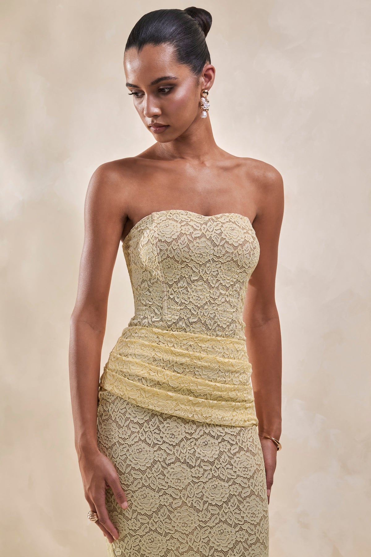 Vissia | Body jaune citron en dentelle à col bandeau