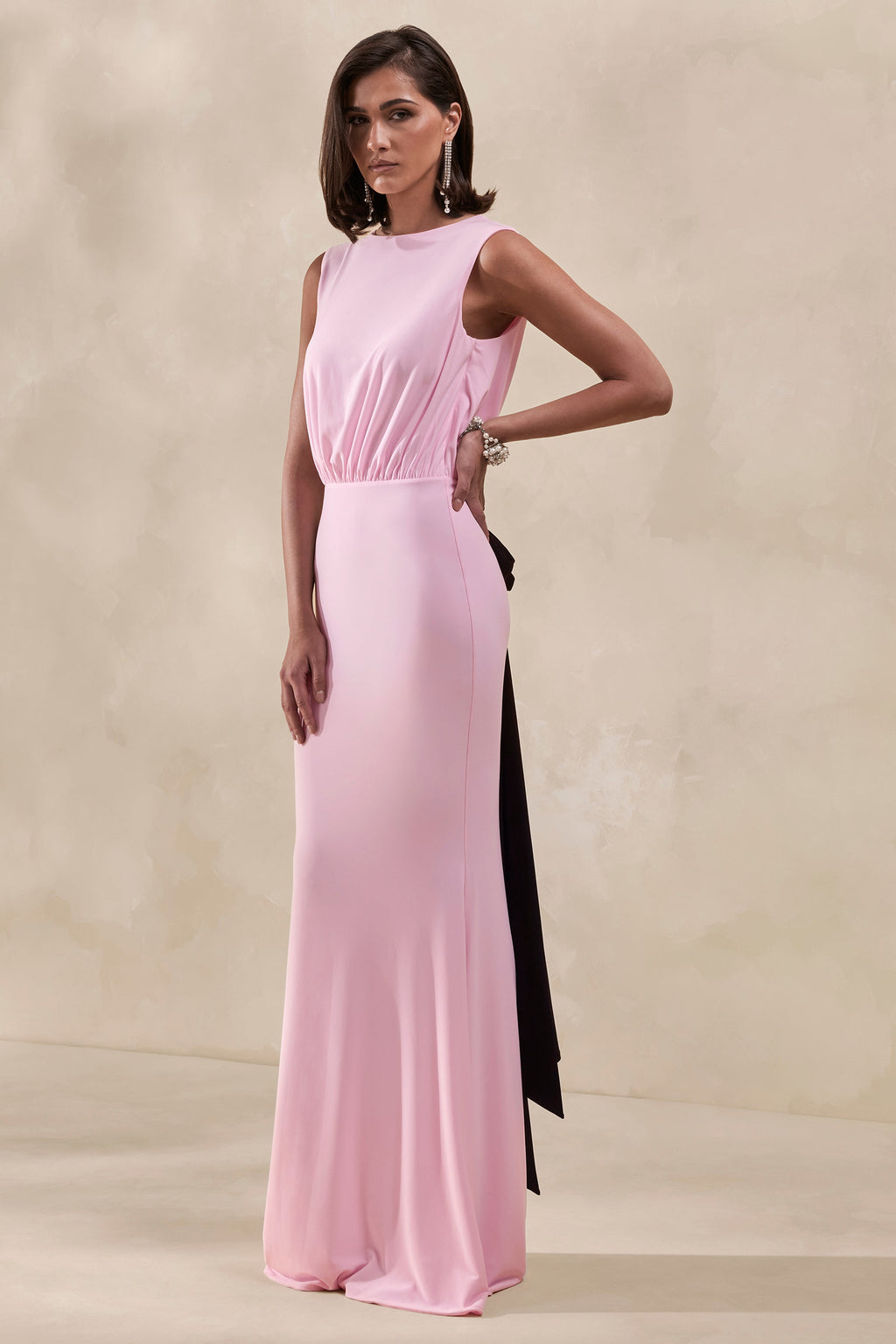 Elladine | Robe Longue Rose à Col Rond Avec Dos en Dentelle et Nœud au Dos