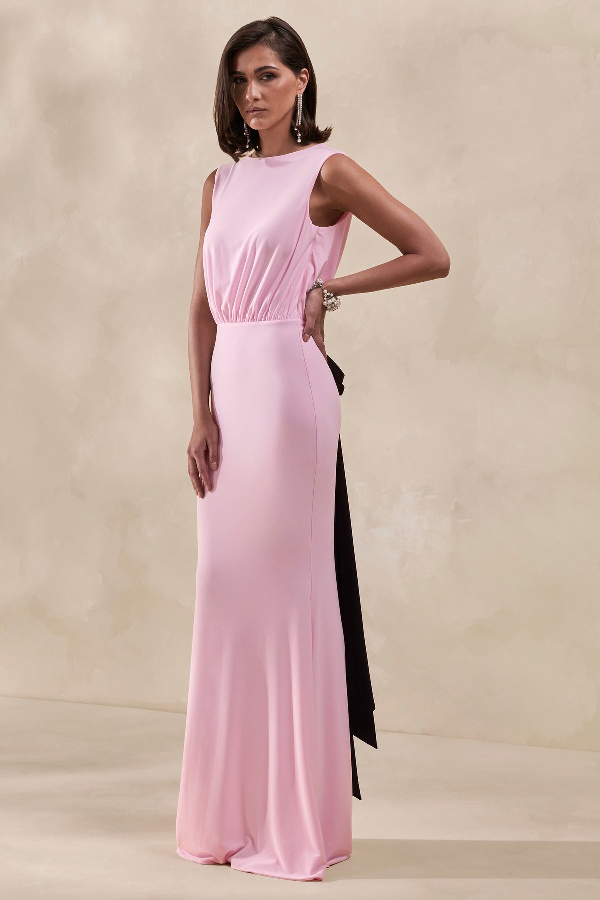 Elladine | Robe Longue Rose à Col Rond Avec Dos en Dentelle et Nœud au Dos