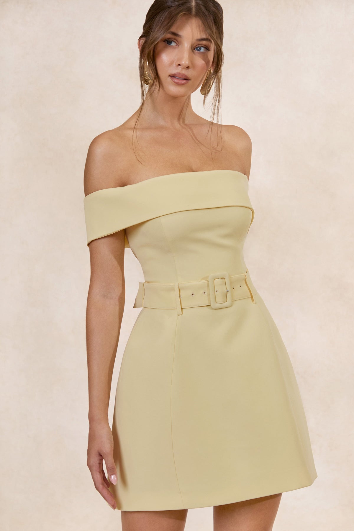 Cilly | Mini-robe jaune citron à encolure Bardot avec détail ceinture