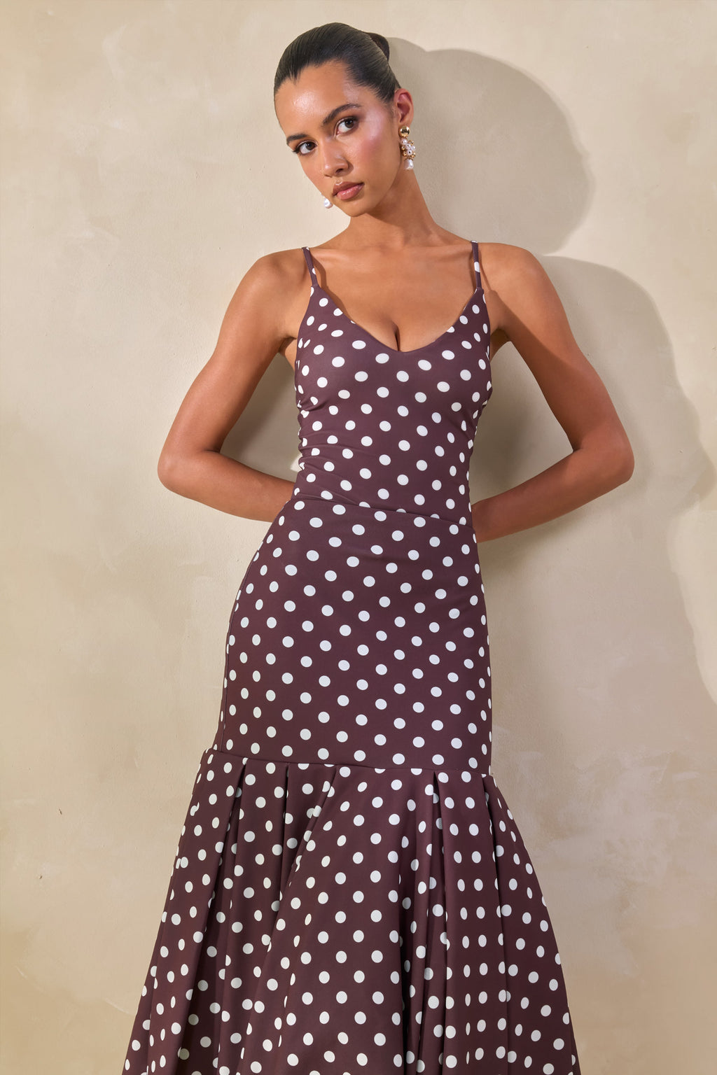 Masie | Jupe mi-longue marron à pois en mesh avec taille basse cintrée