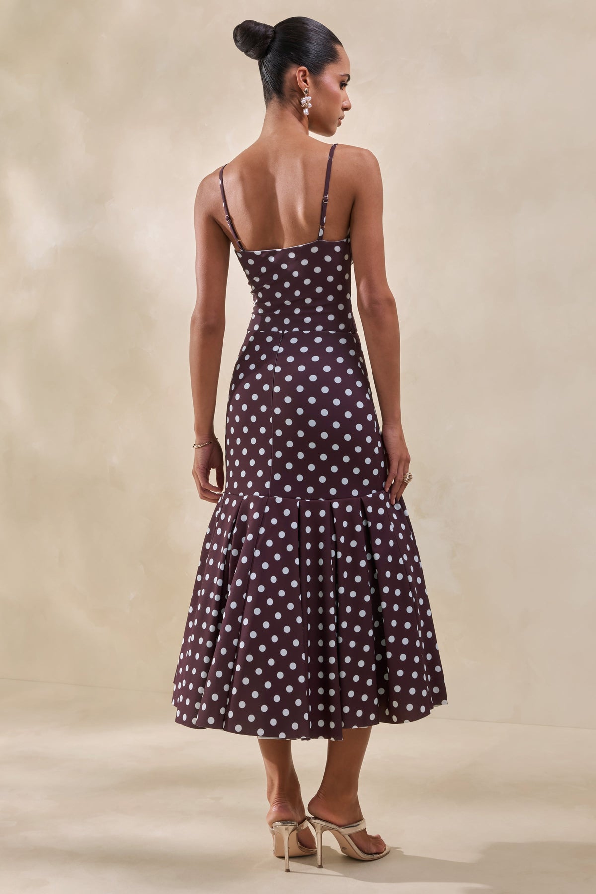 Rayna | Body string marron à pois avec décolleté en V