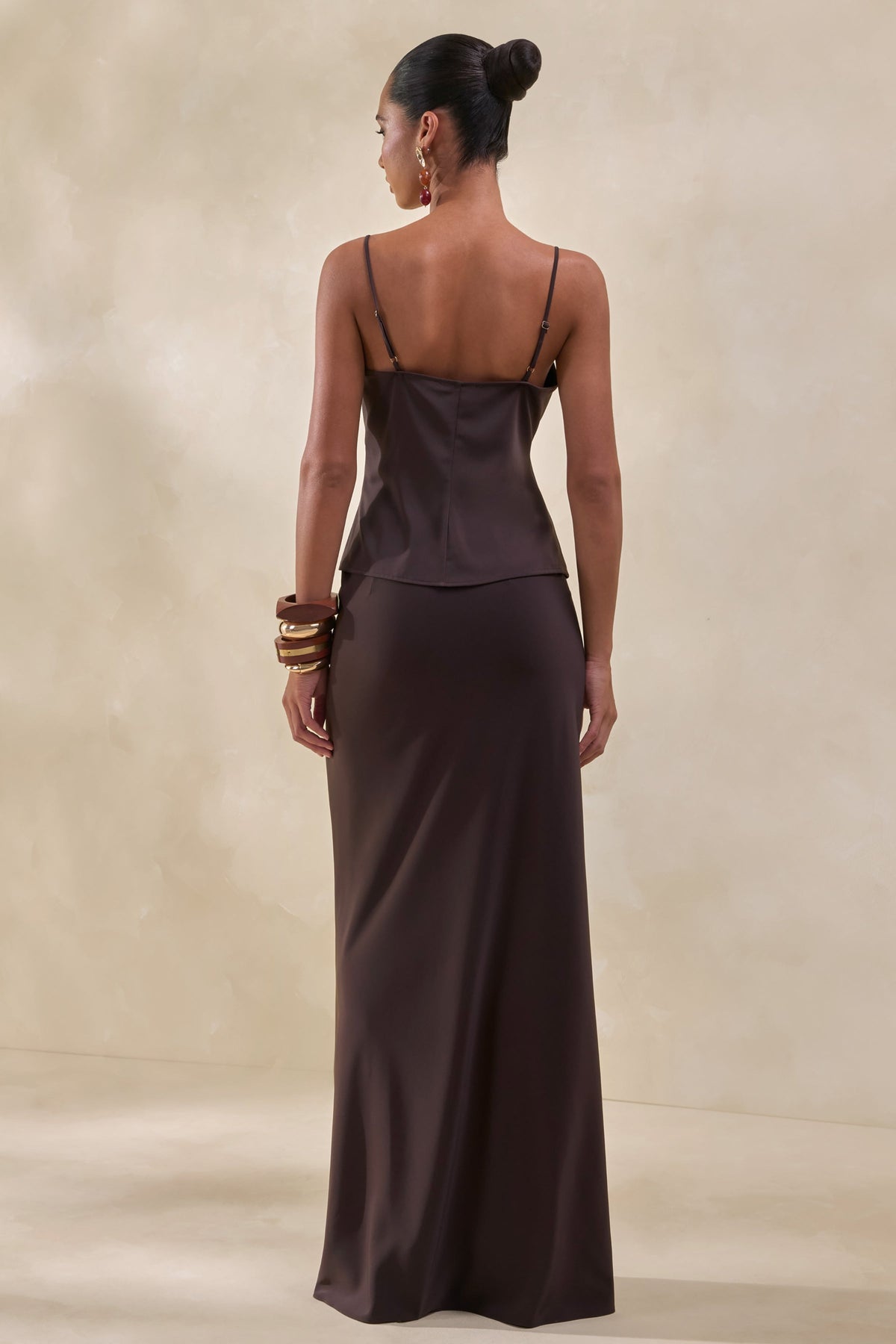 Sybella | Jupe longue en satin marron foncé