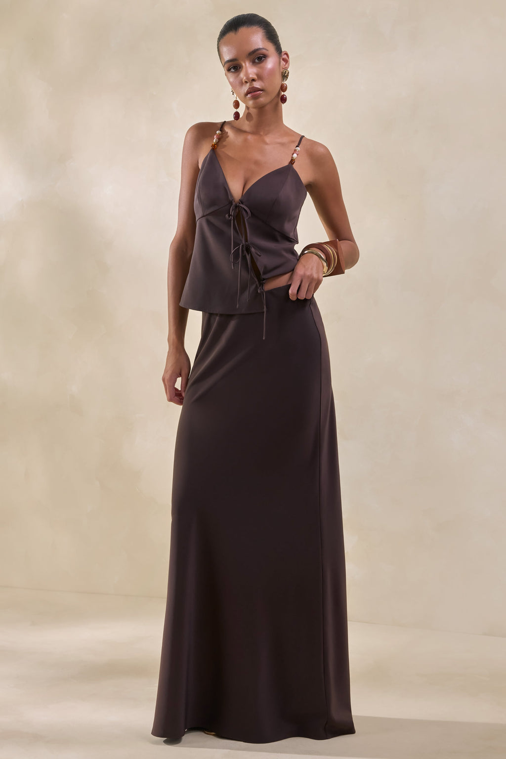 Sybella | Jupe longue en satin marron foncé