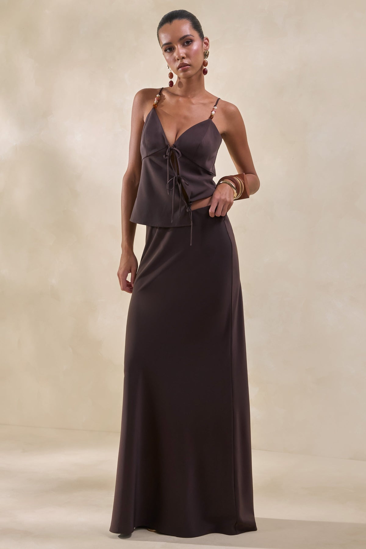 Sybella | Jupe longue en satin marron foncé