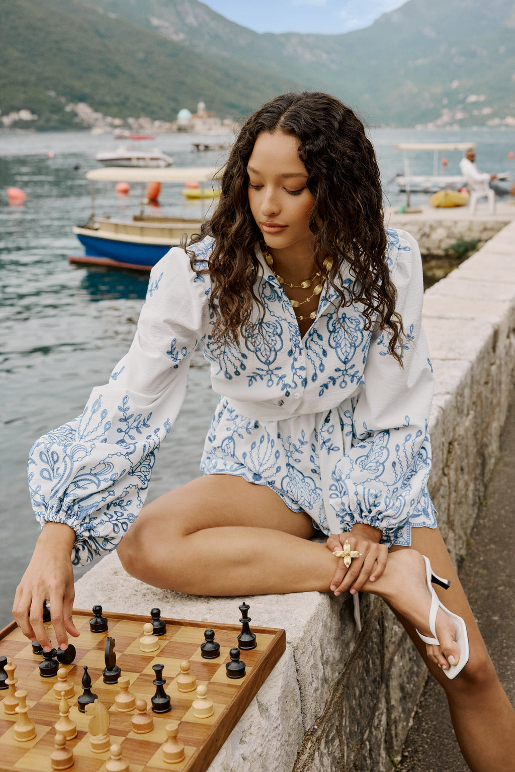 Adria | Combishort à col chemise en broderie anglaise à imprimé floral blanc et bleu