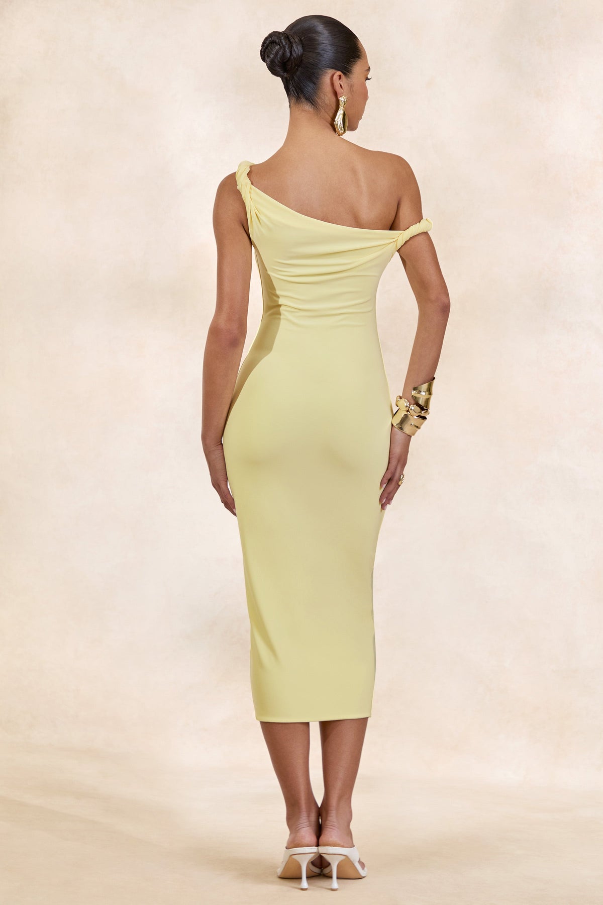 Sarafina | Robe mi-longue jaune citron à col asymétrique torsadé