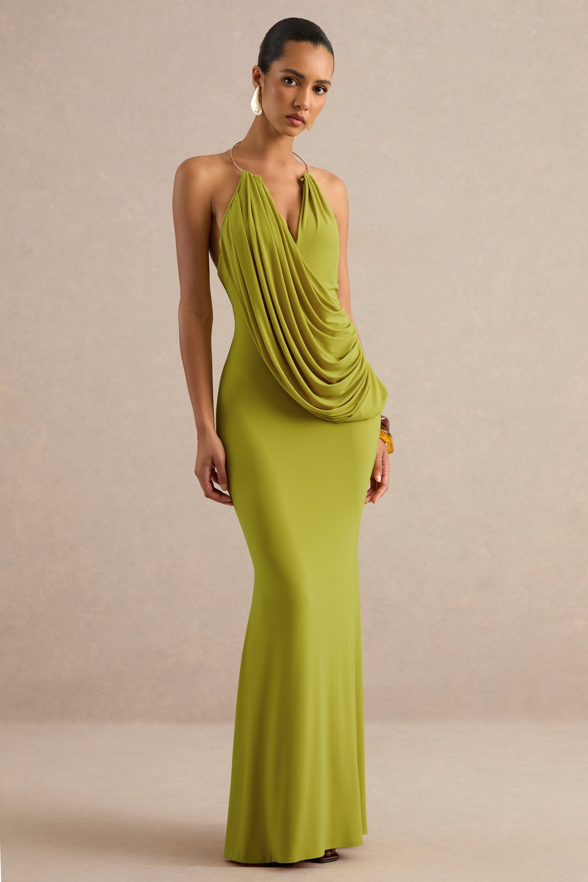 Dinara | Robe longue olive à encolure dos nu avec détails drapés et détail doré
