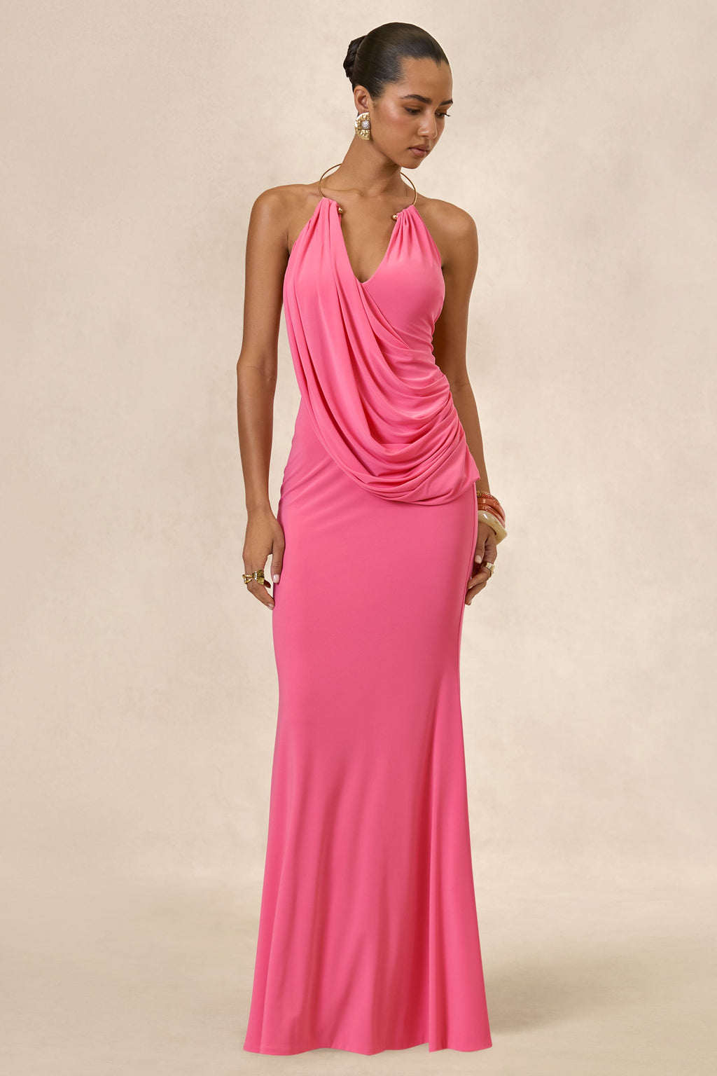 Dinara | Robe longue corail à encolure dos nu avec détails drapés et détail doré