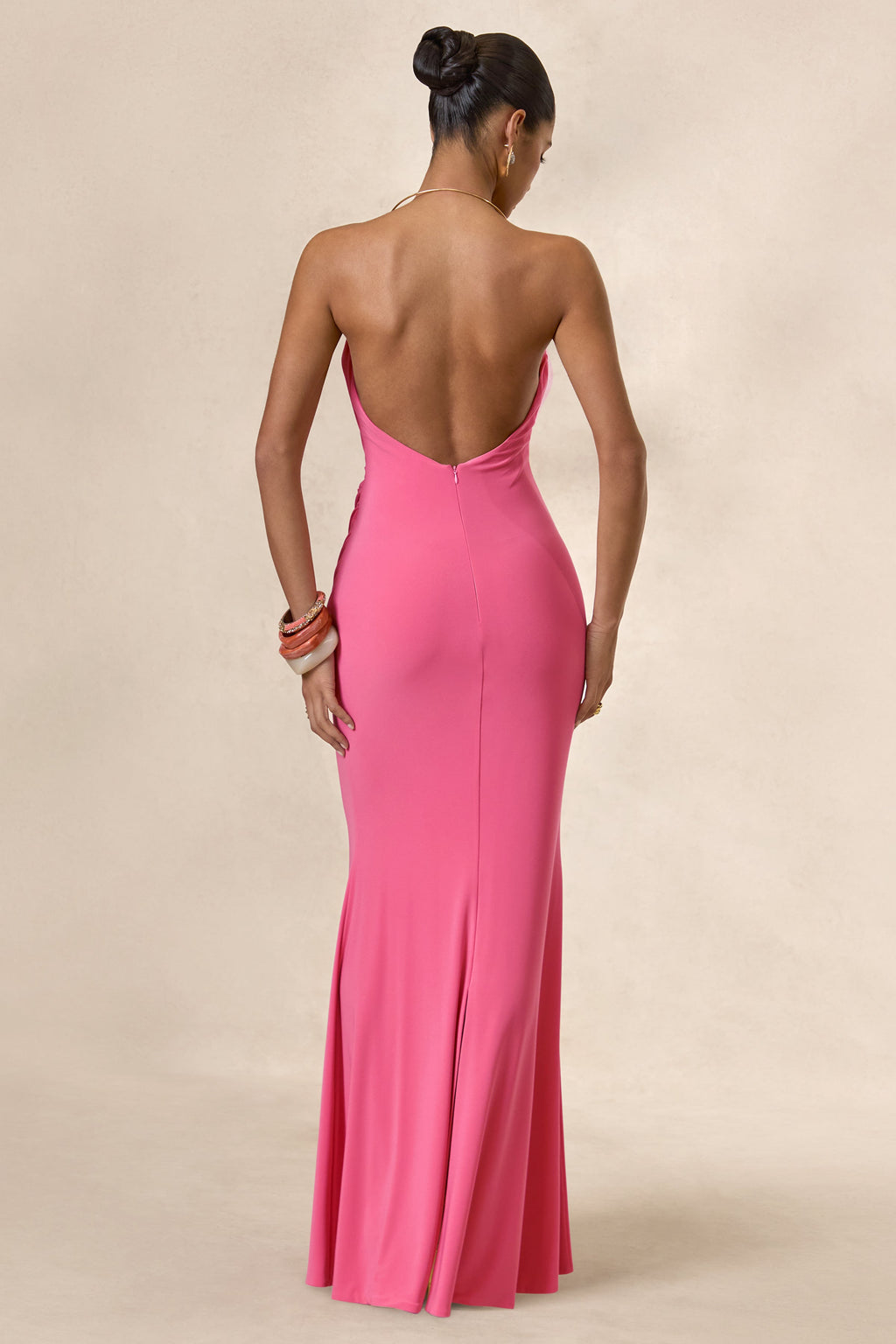 Dinara | Robe longue corail à encolure dos nu avec détails drapés et détail doré