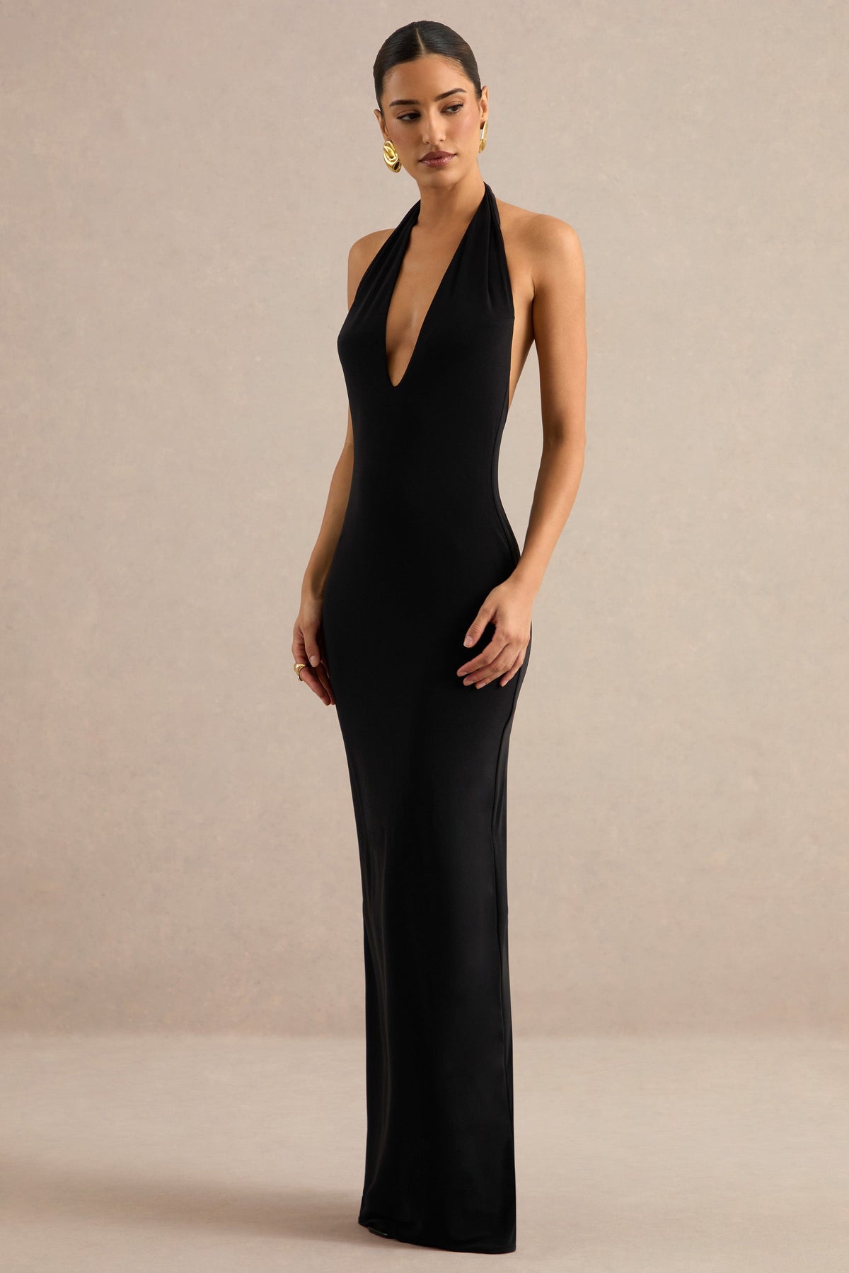 Maristela | Robe longue noire à décolleté plongeant