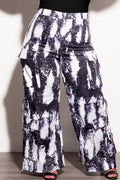 Final Sale Plus Size Printed Cargo Pants with Pockets in Black & White
