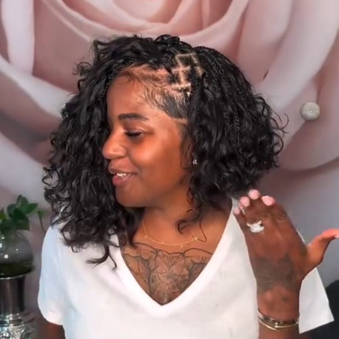 AILUXY Perruque en Dentelle avec Une Coupe Frontale, Demi-tresse Bouclée, une Coiffure Africaine Populaire identique à la vidéo