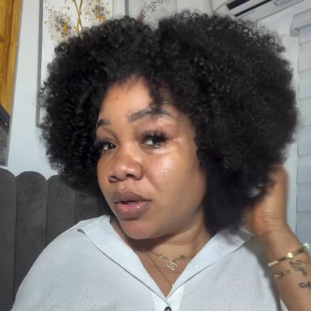AILUXY 13x4 Lace Frontal Des boucles afro volumineuses sans effort Afro parfait
