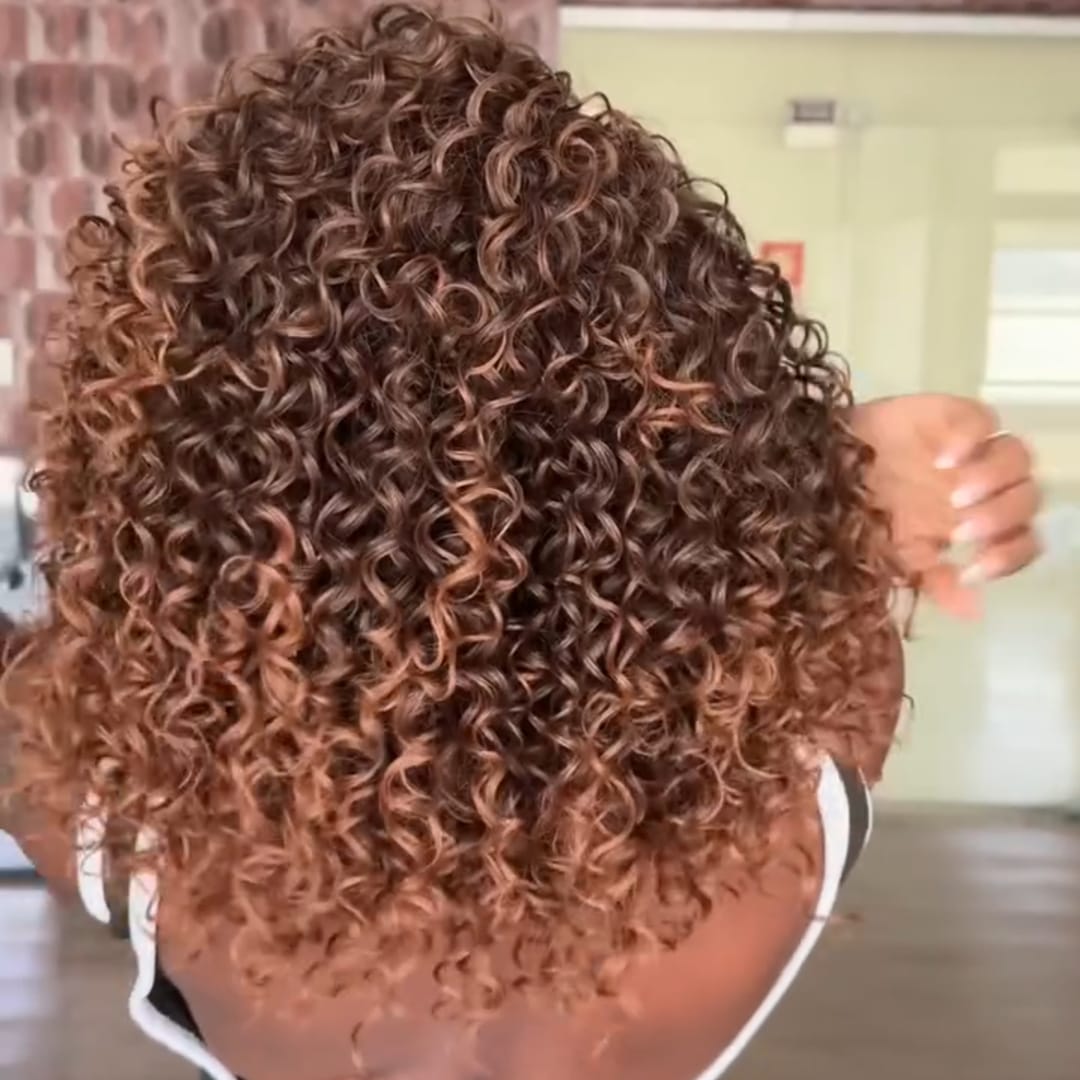 Ailuxy Perruque bouclée volume marron ombré caramel, style afro, confortable, prêt à porter