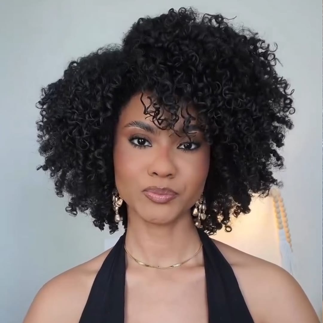 AILUXY Perruque Courte à Texture Frisée Souple, Boucles Rebondissantes, Coiffure Naturelle Sans Colle