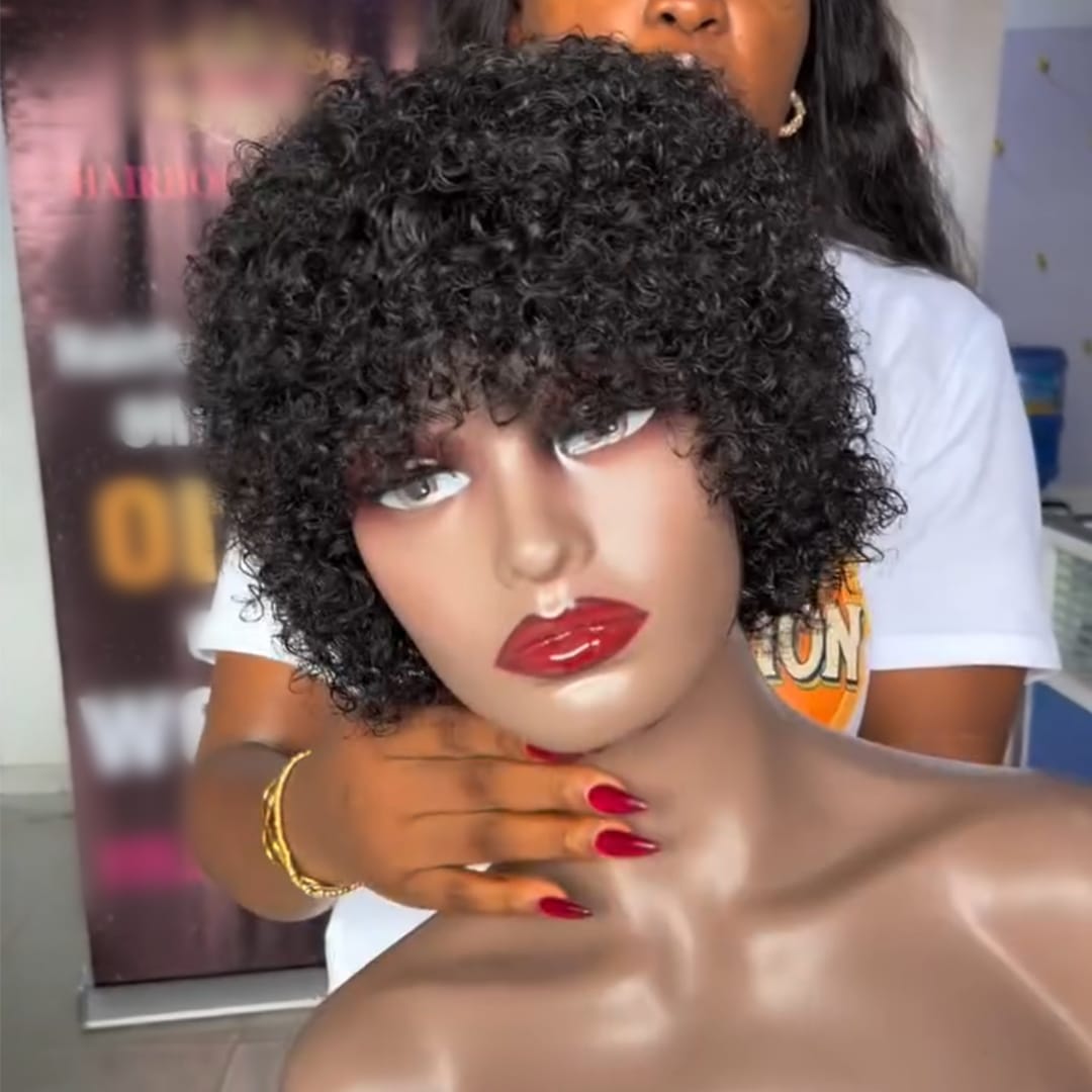 AILUXY Perruque Afro Courte Bouclée Noire avec Frange Naturelle -Effet Naturel et Ultra-Volumineux