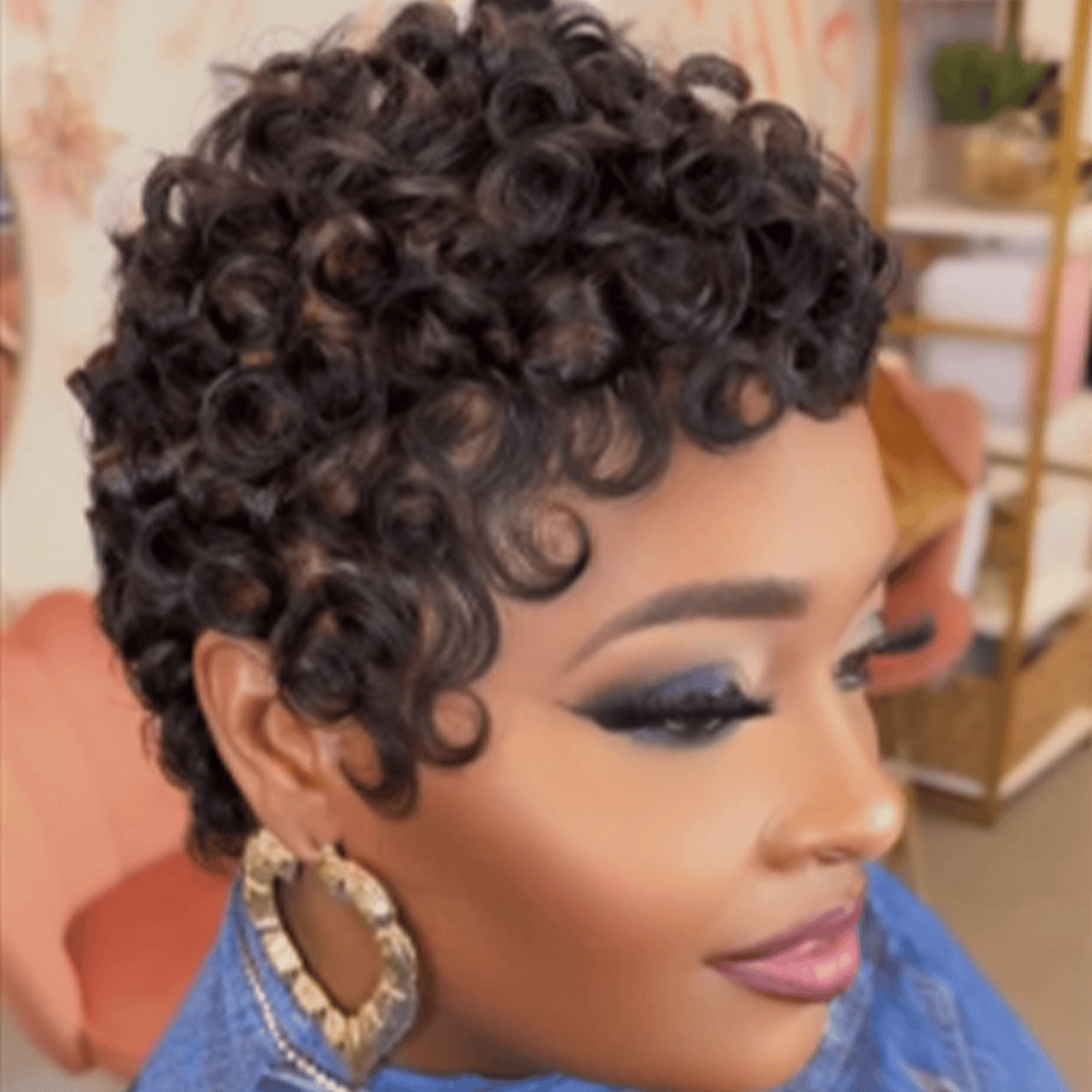 AILUXY Perruque en Dentelle Complète Cheveux Bouclés Courts, Look Chic Quotidien