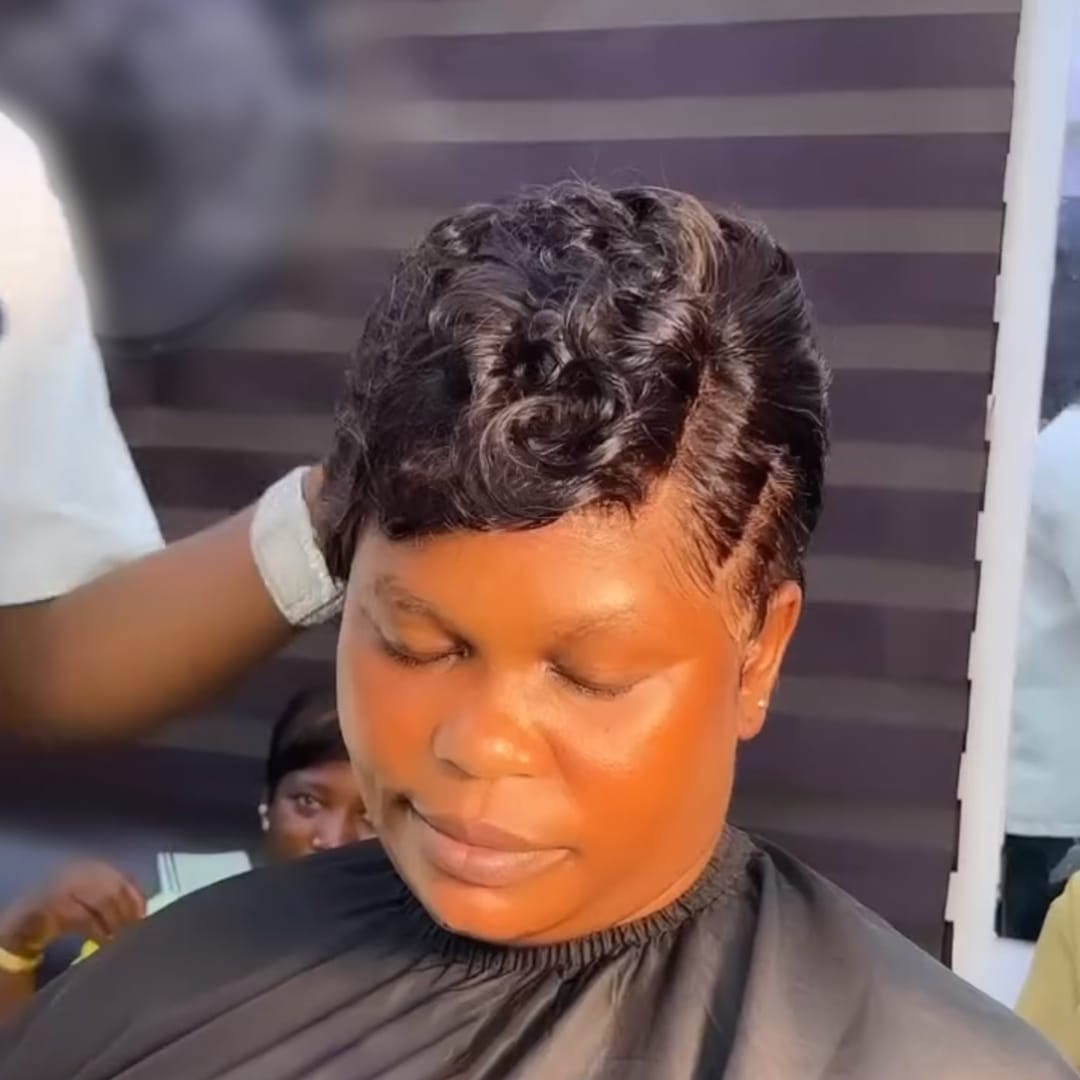 AILUXY Perruque Pixie Cheveux Humains Courts Bouclés Noirs - Style Élégant et Pratique