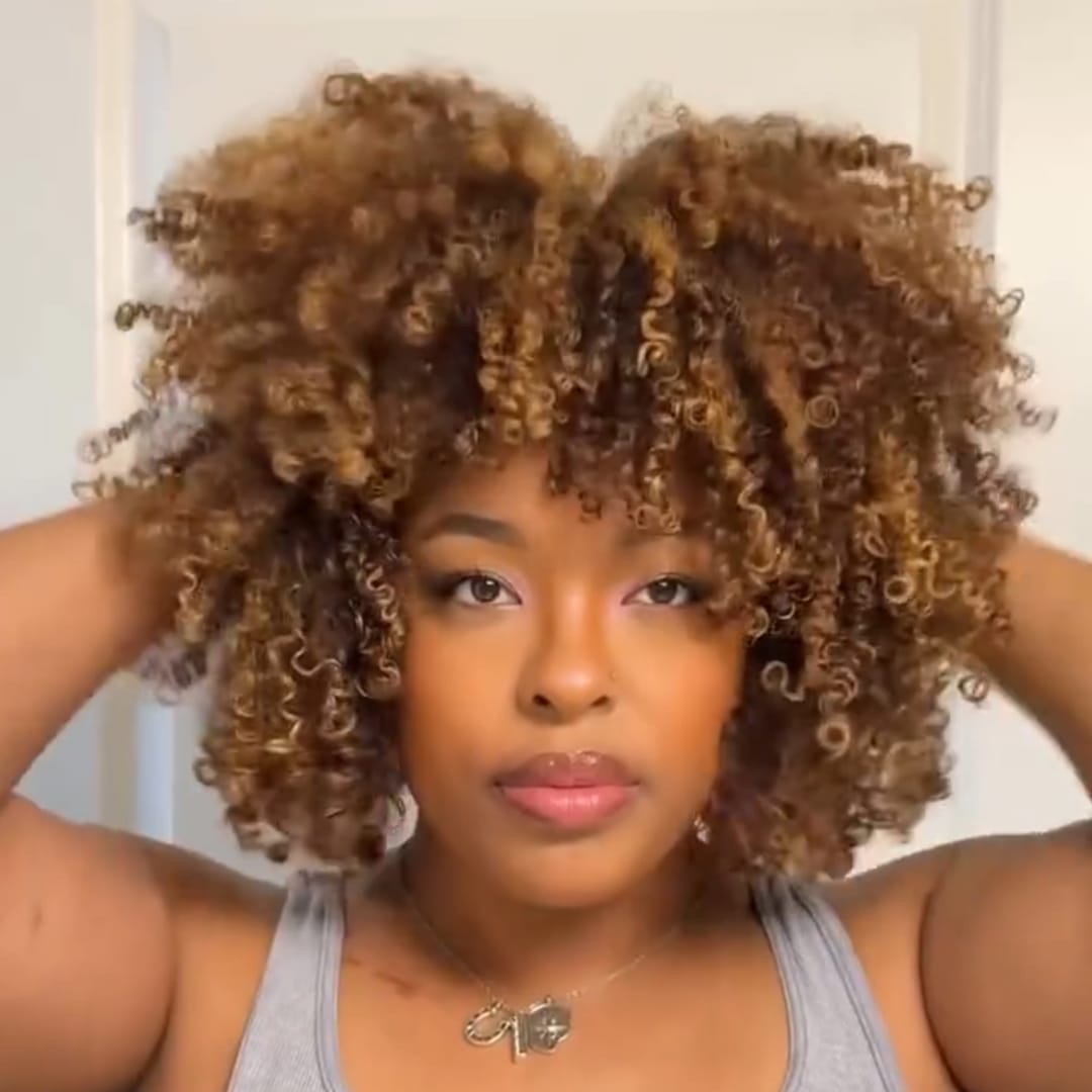 AILUXY Perruque Bob Avec Frange Afro Curly Sans Colle Volume Parfait, Couleur Caramel Magnifique
