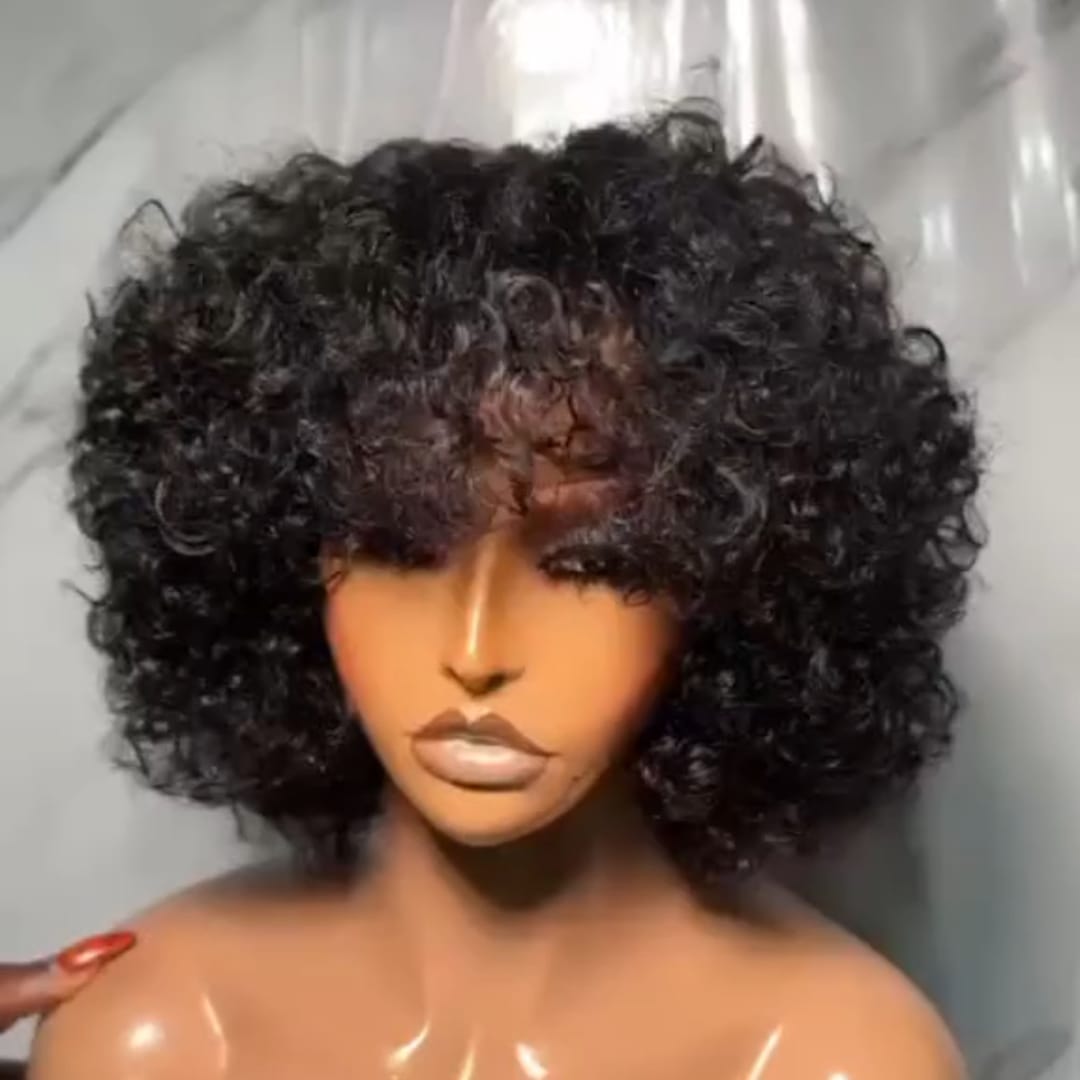 AILUXY Perruque Style Afro à Frange Cache-Front, Texture Crépue Aérée, Brillance Modérée, Coiffure Rétro Tendance pour Quotidien