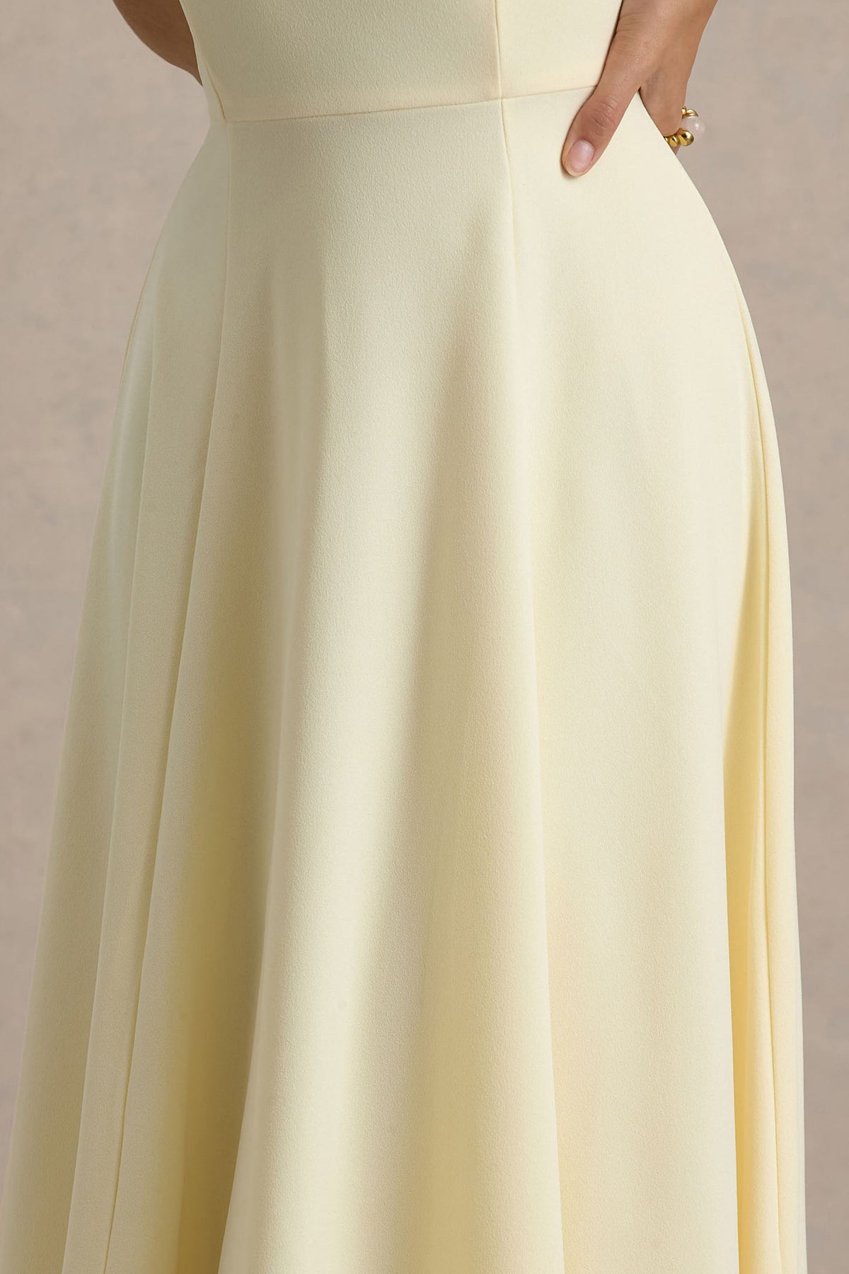 Auburn | Robe Mi-Longue Jaune Citron à Encolure Licou
