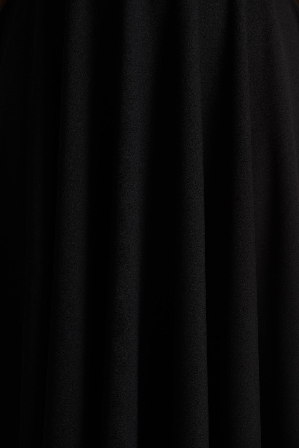 Vicky | Robe mi-longue noire à col montant et manches bouffantes